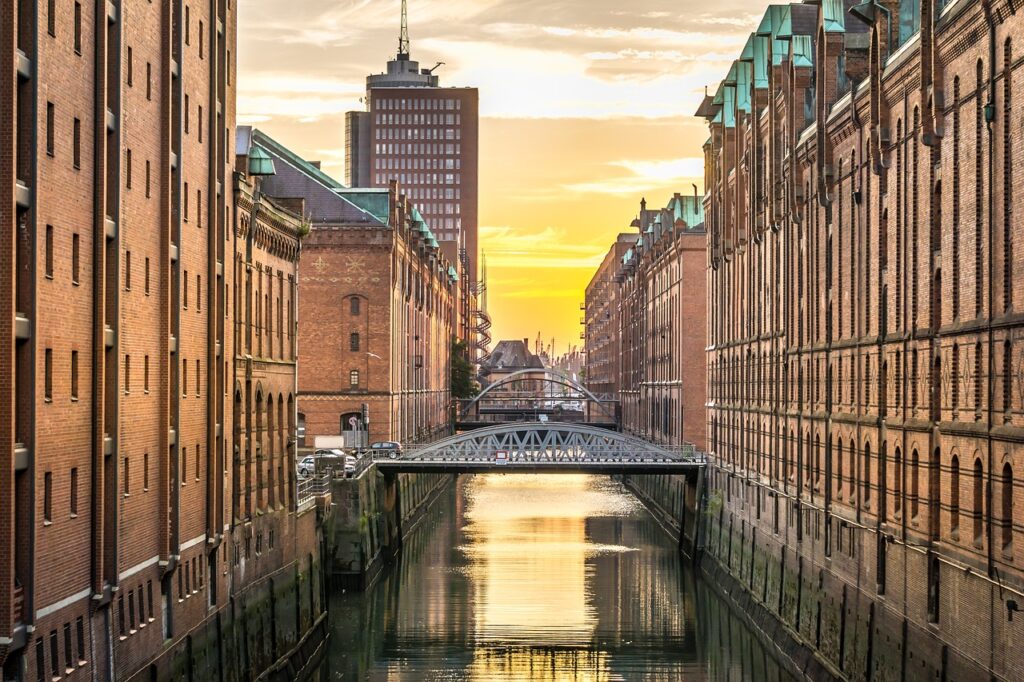 Hamburg Speicherstadt Kanal Einen Tag in Hamburg verbringen Unsere Tipps