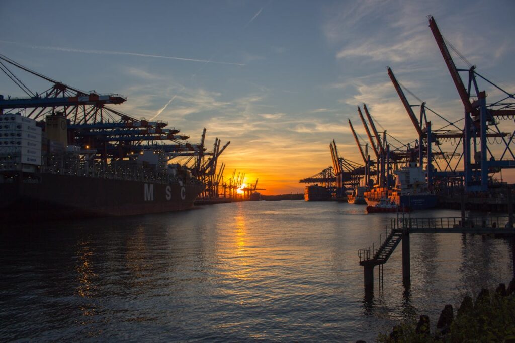 Hamburg Hafen mehr Sonne Nachhaltige Energielösungen für Hamburg LiFePO4-Akkus als Schlüssel für eine grüne Zukunft